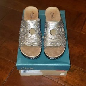 Clarks Lexi Sycamore pewter wedge 8.5